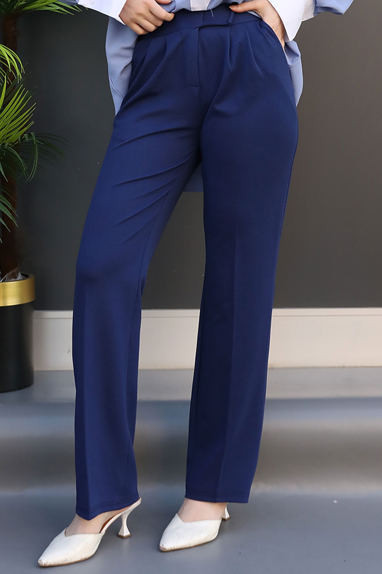 Beli Cırtlı Fermuarlı Pantolon Lacivert 
